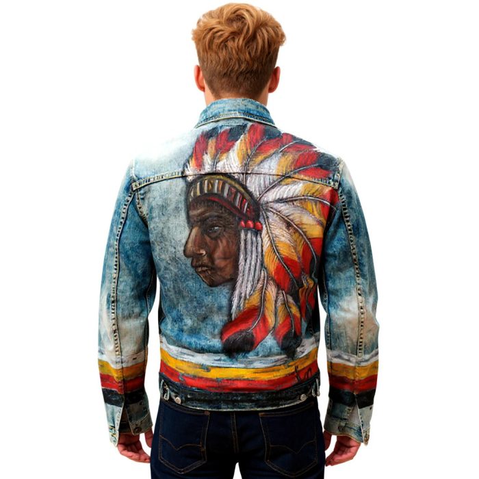 Chaqueta vaquera pintada a mano con diseño indie