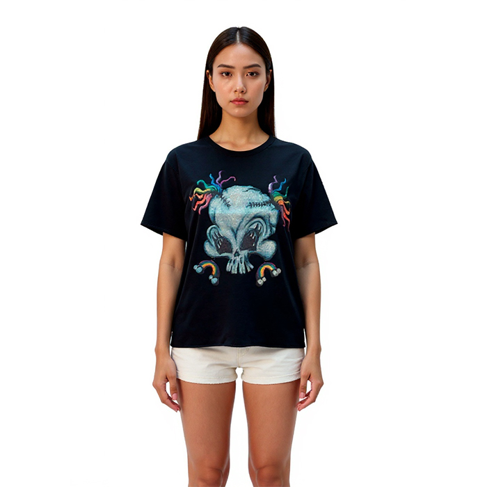 Camiseta personalizada con parche de calavera kute.