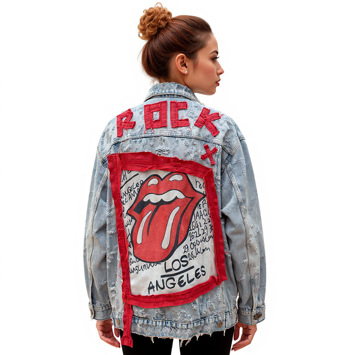 Chaqueta vaquera oversize customizada con parche rock.