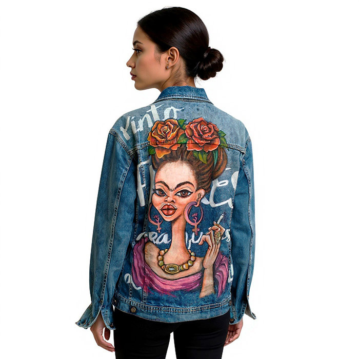 Chaqueta vaquera pintada a mano con diseño de Frida Kahlo
