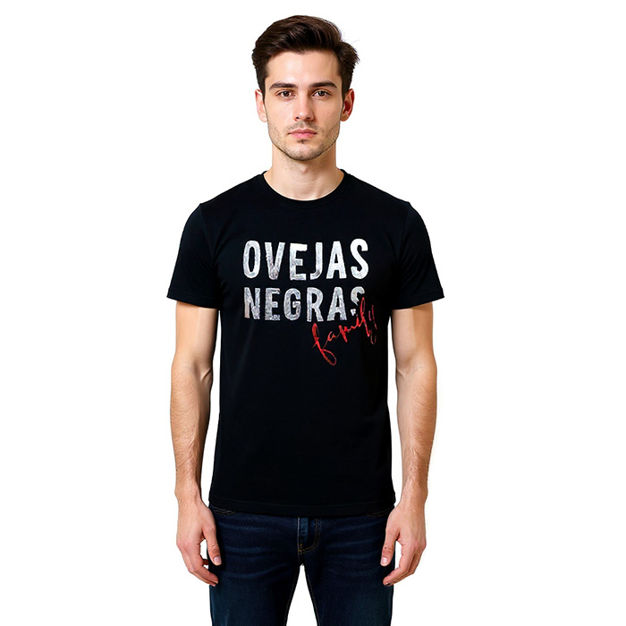 Camiseta pintada a mano con diseño de ovejas negras.