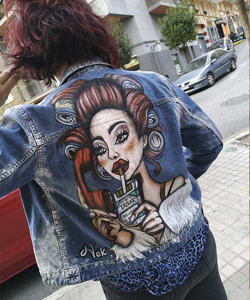 Chaqueta vaquera personalizada con diseño de peluquera.