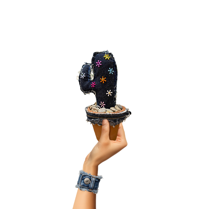 Cactus vaquero reciclado y cosido a mano